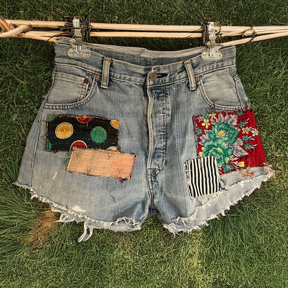 LEVI'S 501 Cut Off Button Fly Blue Jean Shorts Distressed Patches Waist: 28